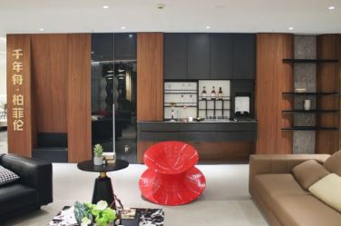 ���Ľ��й����Ƽ�װ�ڽ������ط���ȫ�ݶ��Ƽ�װ�������� ������Ʒ�ơ�