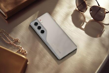 TECNO Unveils CAMON 40 Series Sandy Titanium Edition, Fusing Luxurious Aesthetics with Cutting-Edge Technology