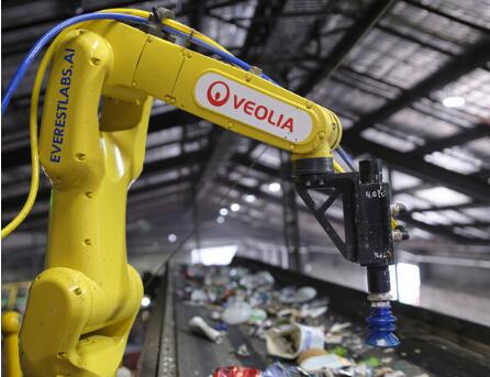 Veolia Adds EverestLabs' AI-Powered Recycling Robotics in First International Deployment